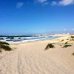 Lodge Shark's Baleal