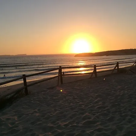 Lodge Shark's Baleal