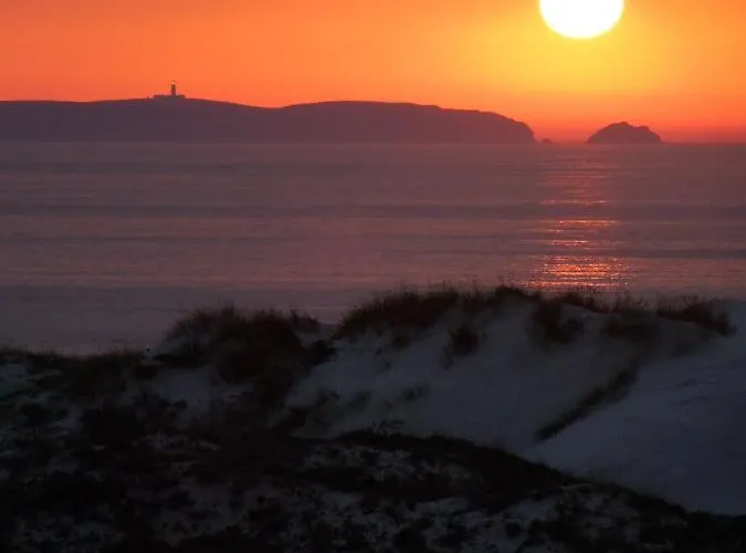 Shark's Деревянный коттедж *