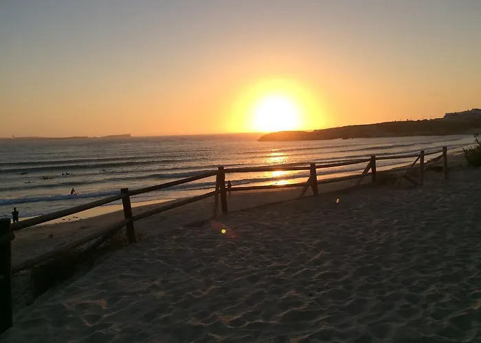 Деревянный коттедж Shark's Балеал