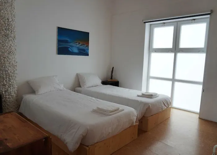 Деревянный коттедж Shark's