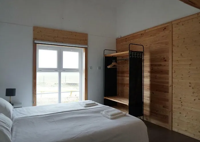 Деревянный коттедж Shark's